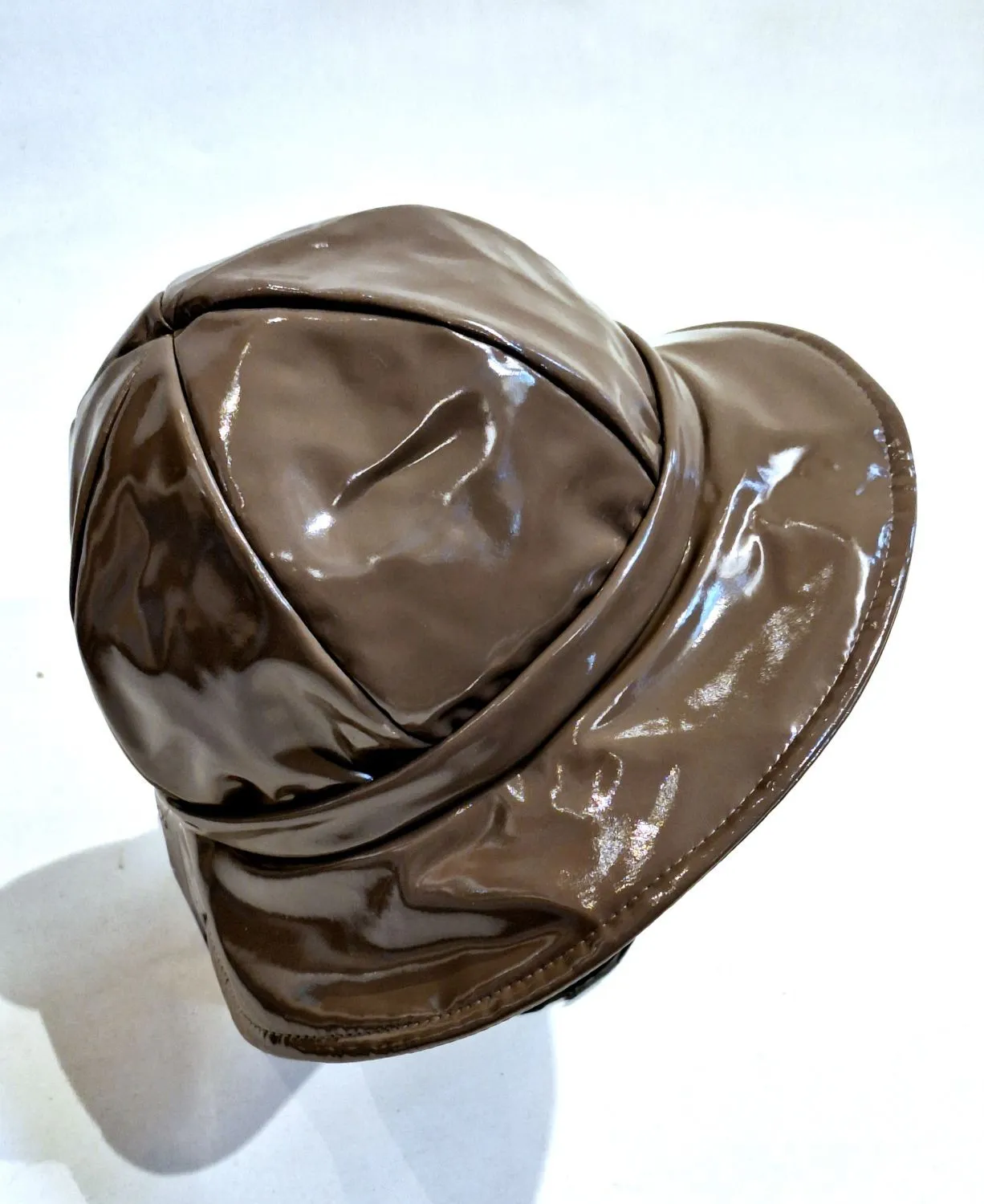 Chapeau de pluie ajustable en vinyle taupe Taille M/L 56/57/58/59 cm - Léger & confortable