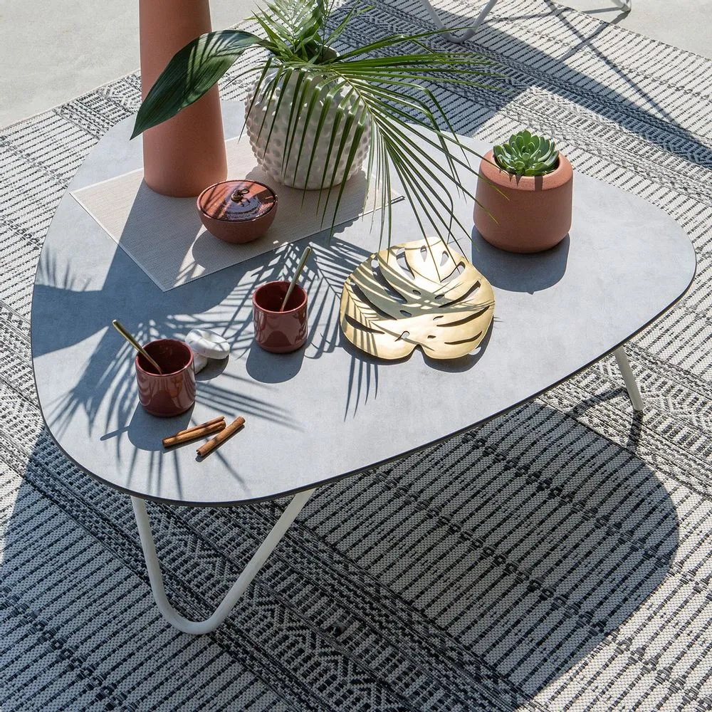 Cocoon low table